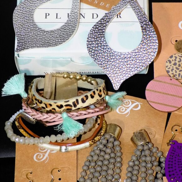 Lot 11 New Plunder Earrings & Bracelet Bundle. Statement Boho Retro Wood Metal - Picture 8 of 9